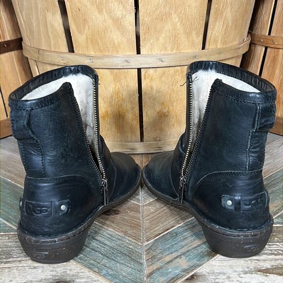 UGG Bryce Buckle Black Leather Shearling Lined Zip-Up Ankle Boots Womens Size 5 - Picture 9 of 12